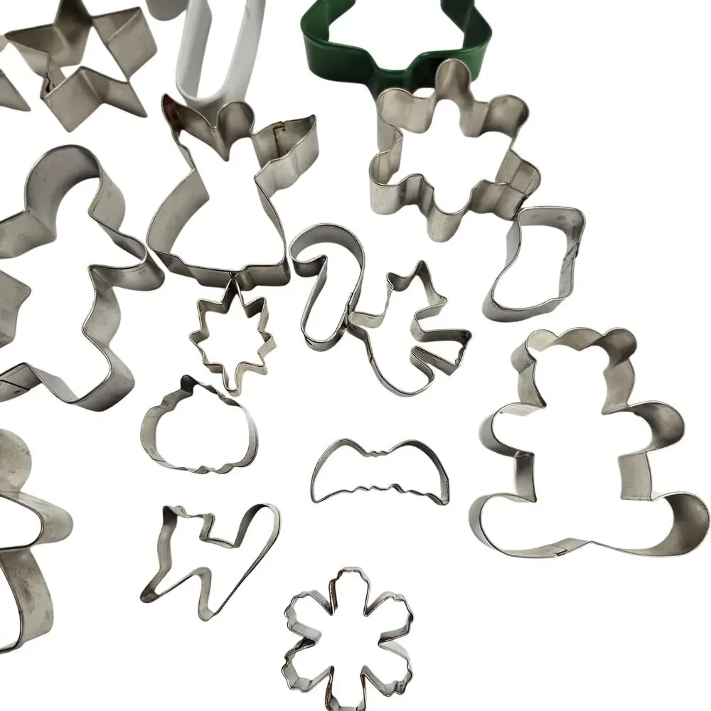 Metal Cookie Cutters Holiday Shapes Christmas Hearts Stars Tree lot of 27
